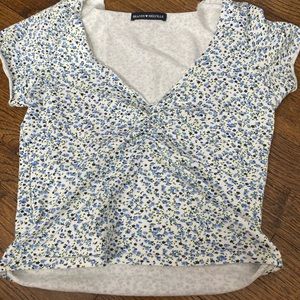brandy melville flower crop top